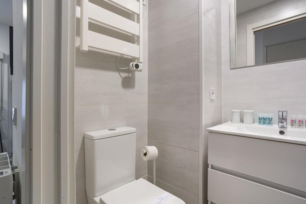 1 Bedroom 1 Bathroom Furnished - Av De America - Studio - Mintystay Madrid Dış mekan fotoğraf